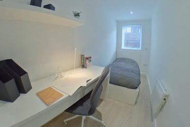 1 bed house, Orme Road, Cross Heath, Newcastle under Lyme, ST52FB - Image 1